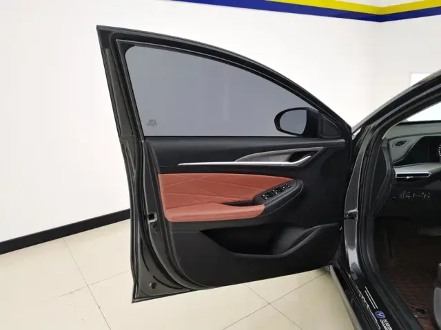 Changan Eado — Фото автомобиля 7