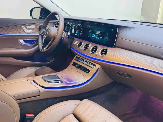 Mercedes-Benz E-Class — Фото автомобиля 7