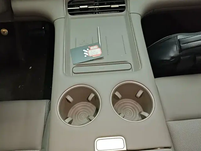 IM Motors LS6 — Фото автомобиля 13