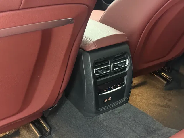 BMW BMW 3 Series 2023 320Li M Sport Package — Фото автомобиля 14