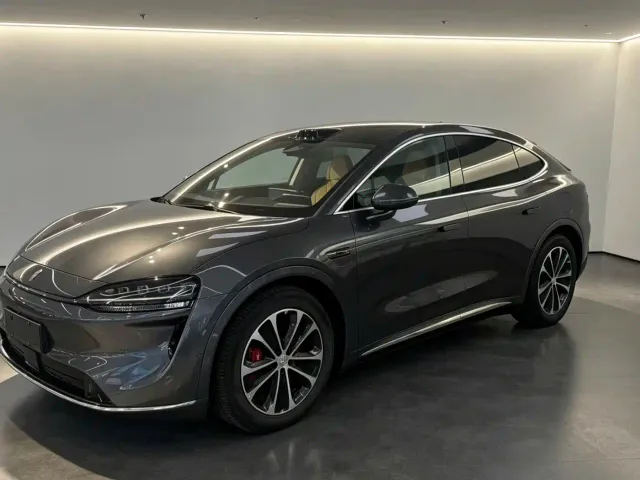 Фотография автомобиля — Luxeed R7