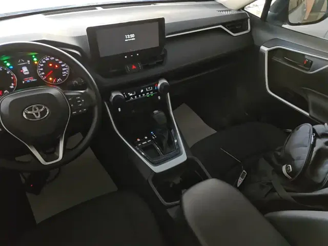 Toyota RAV4 — Фото автомобиля 13