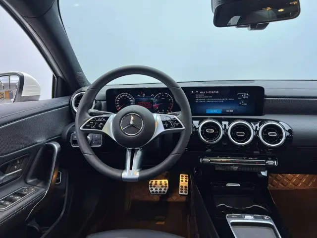 Mercedes-Benz A-Class — Фото автомобиля 16