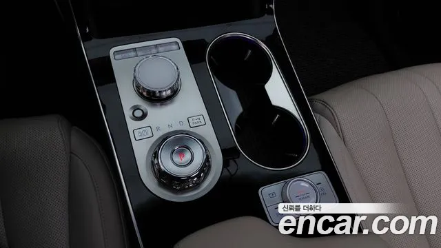 Genesis GV80 — Фото автомобиля 12