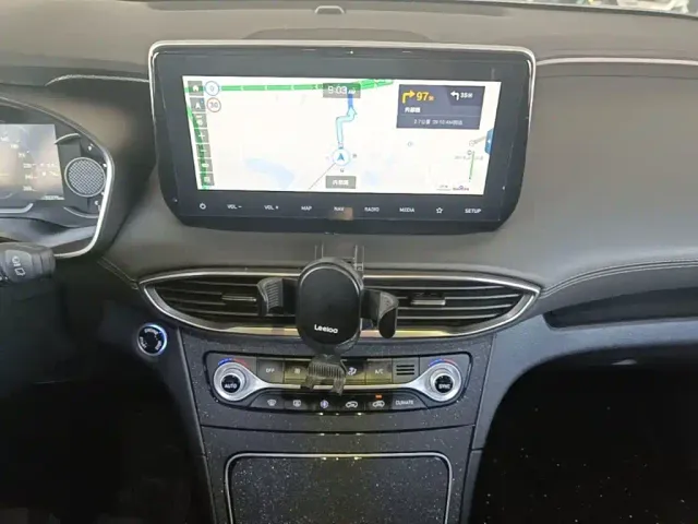 Hyundai Santa Fe — Фото автомобиля 12