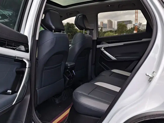 Geely Boyue L — Фото автомобиля 12