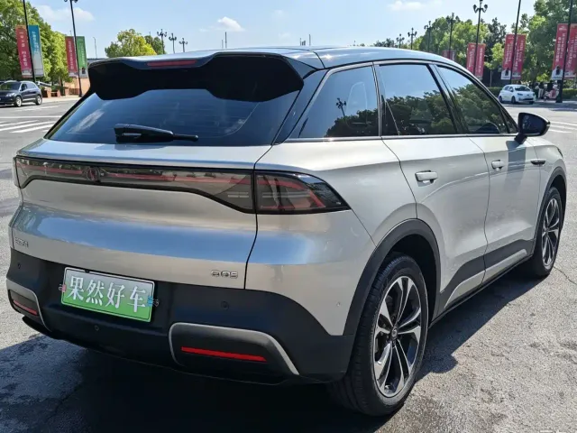 Changan Qiyuan Q05 — Фото автомобиля 16