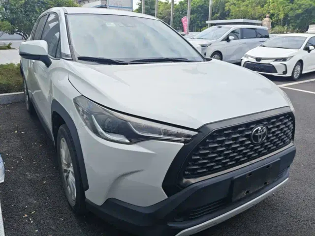Toyota Corolla Cross — Фото автомобиля 3