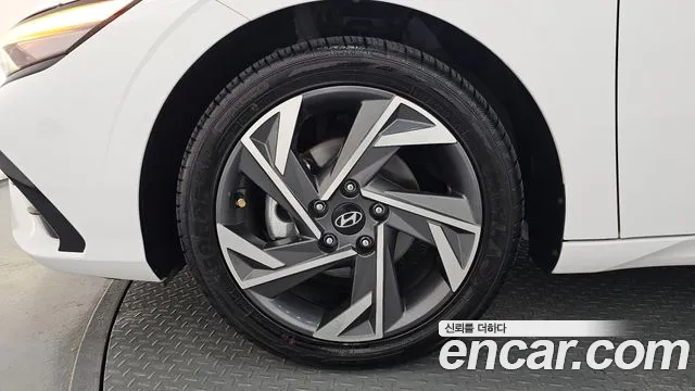 Hyundai AVANTE Новый Avante (CN7) — Фото автомобиля 5