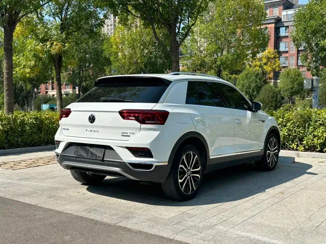 Volkswagen T-Roc — Фото автомобиля 4