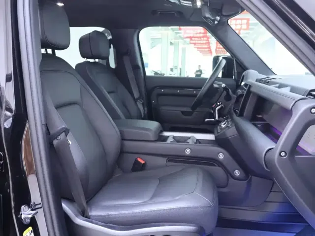 Land Rover Defender — Фото автомобиля 21