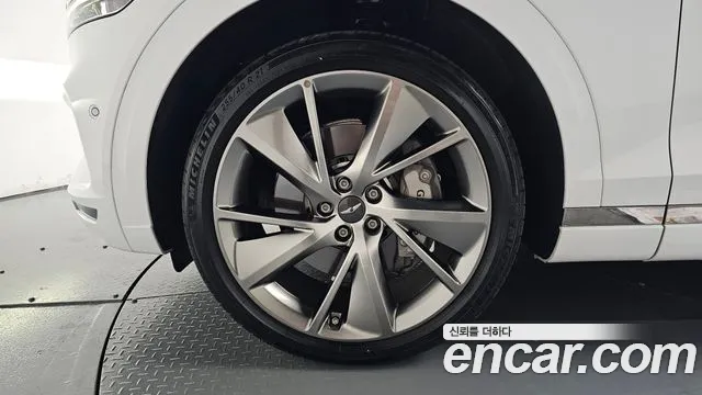 Genesis GV70 — Фото автомобиля 5