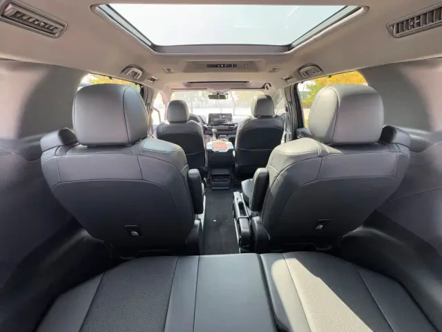 Toyota Granvia — Фото автомобиля 13
