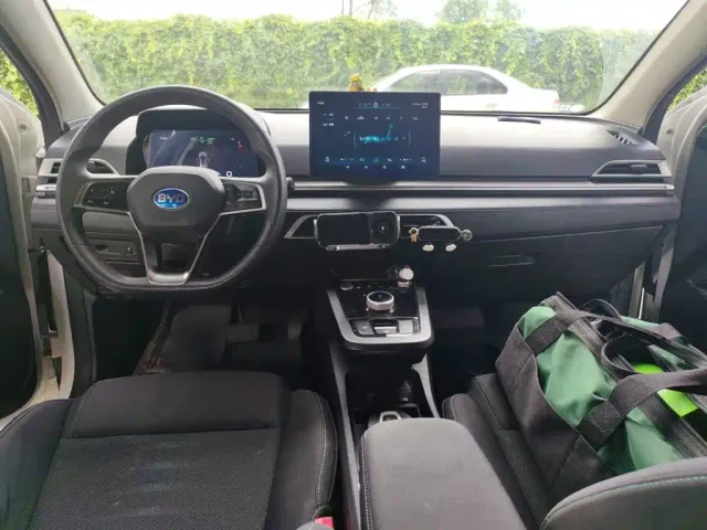 BYD e2 — Фото автомобиля 12