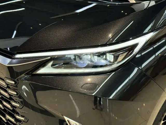 Lexus Lexus LM 2023 500h 6-Seater Prestige Edition — Фото автомобиля 4