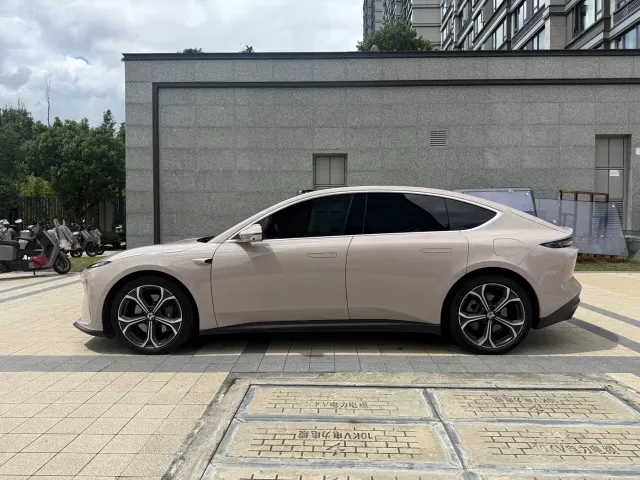 Nio ET5 — Фото автомобиля 16