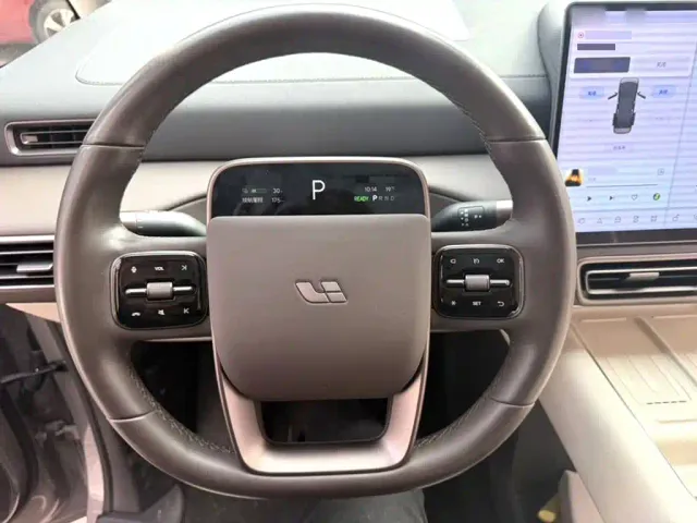 Li Auto MEGA — Фото автомобиля 17