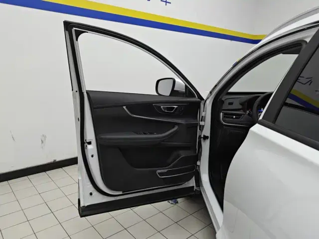 Chery Tiggo 8 — Фото автомобиля 7