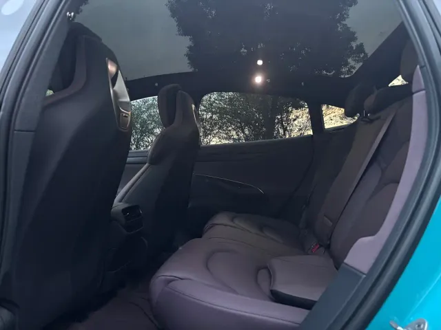 Xiaomi SU7 — Фото автомобиля 3