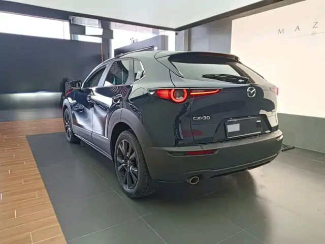 Mazda CX-30 — Фото автомобиля 4