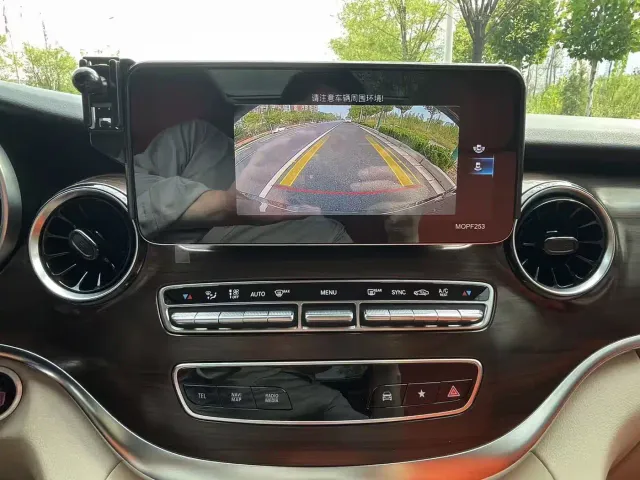 Mercedes-Benz V-Class — Фото автомобиля 11