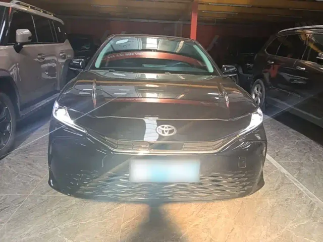 Toyota Camry — Фото автомобиля 2
