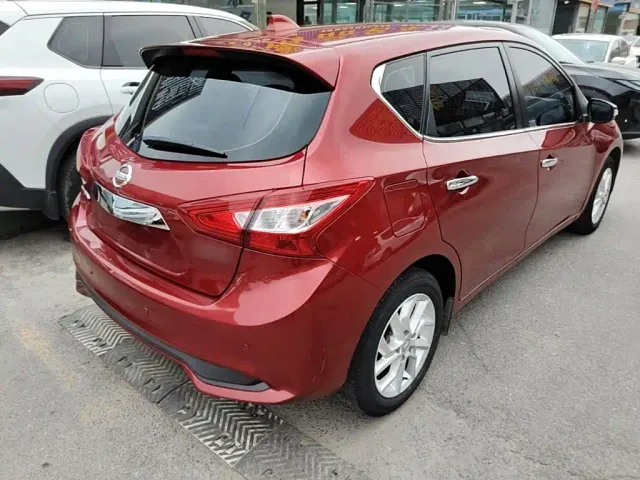 Nissan Tiida — Фото автомобиля 6
