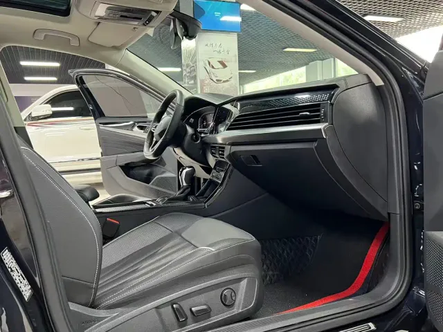 Volkswagen Passat — Фото автомобиля 12