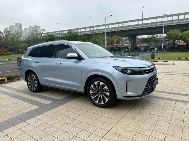 Aito M7 — Фото автомобиля 2