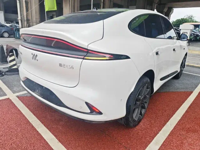 IM Motors LS6 — Фото автомобиля 6