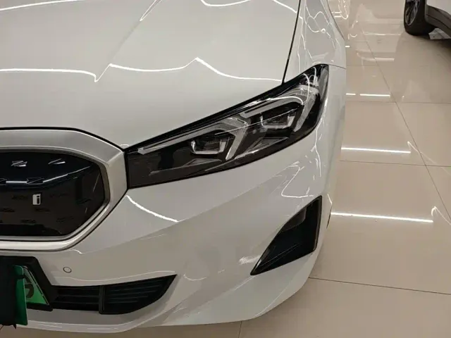BMW i3 — Фото автомобиля 23