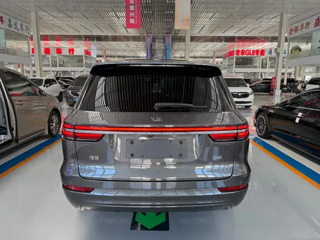 Li Auto ONE — Фото автомобиля 8