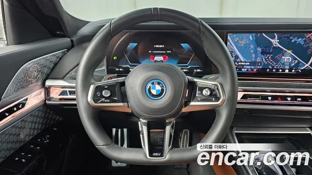 BMW i7 — Фото автомобиля 11