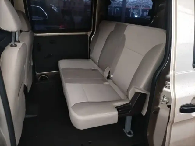 Wuling Hongguang V — Фото автомобиля 16