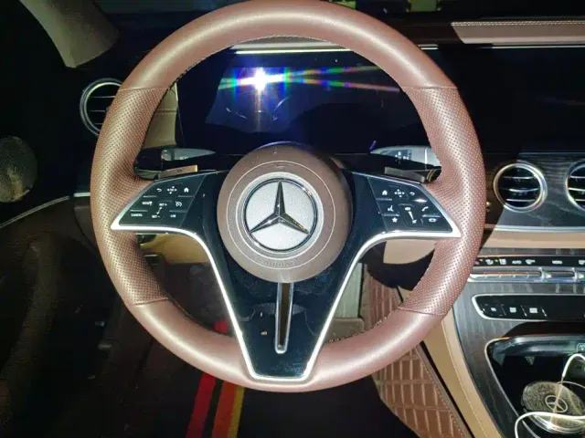 Mercedes-Benz E-Class — Фото автомобиля 15