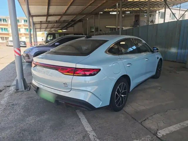 BYD Qin L — Фото автомобиля 6