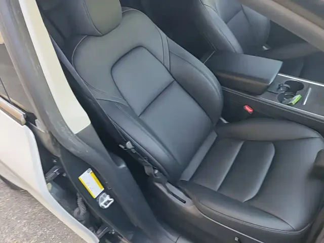 Tesla Model Y — Фото автомобиля 24