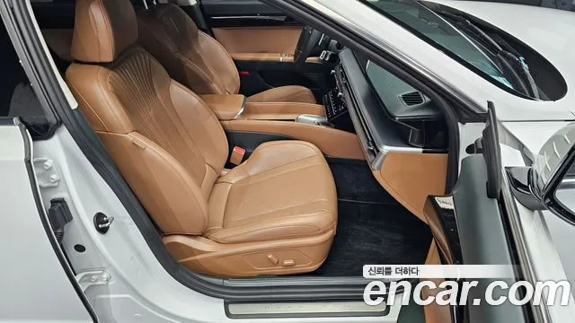 Hyundai Grandeur Grandeur (GN7) 2.5 Бензин 2WD — Фото автомобиля 26