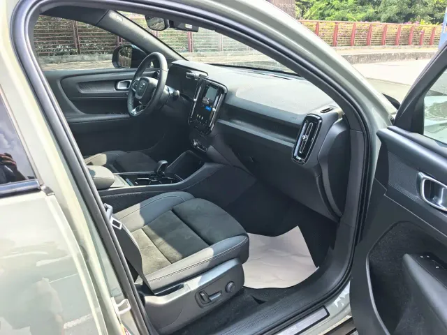 Volvo C40 — Фото автомобиля 11