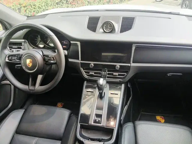 Porsche Macan — Фото автомобиля 12