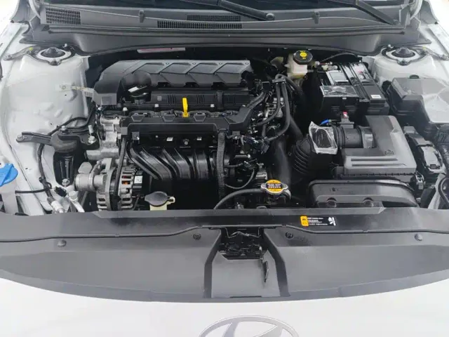 Hyundai Elantra — Фото автомобиля 10