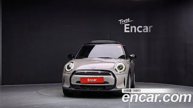 Mini Cooper Cooper Classic Plus Launch Pack — Фото автомобиля 3