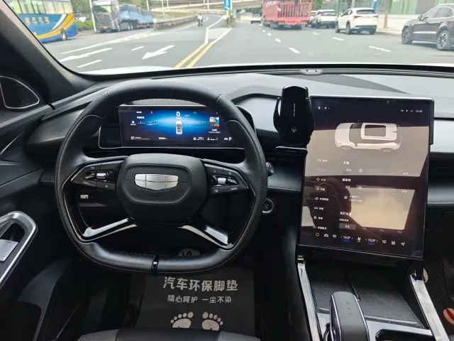 Geely Boyue — Фото автомобиля 12