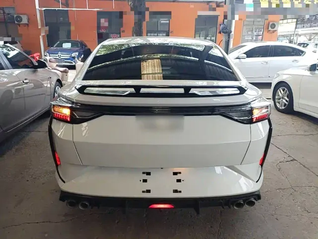 Dongfeng Yixuan — Фото автомобиля 5
