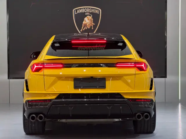Lamborghini Urus — Фото автомобиля 15