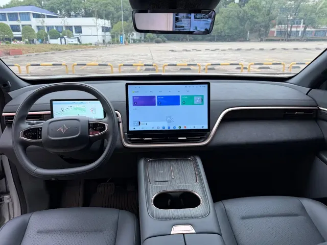Dongfeng eπ 008 — Фото автомобиля 5
