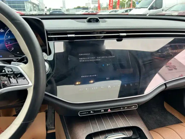 Mercedes-Benz E-Class — Фото автомобиля 11