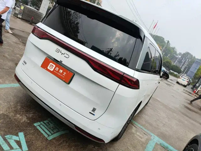 BYD Xia — Фото автомобиля 4