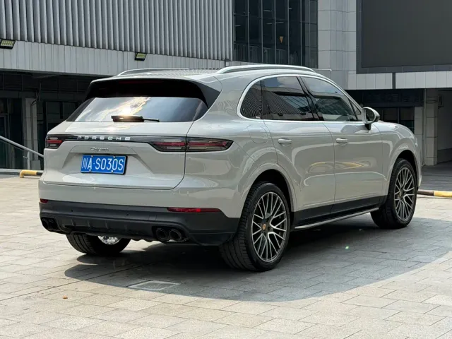 Porsche Cayenne — Фото автомобиля 5