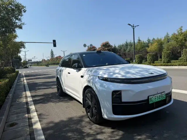 Li Auto L7 — Фото автомобиля 2
